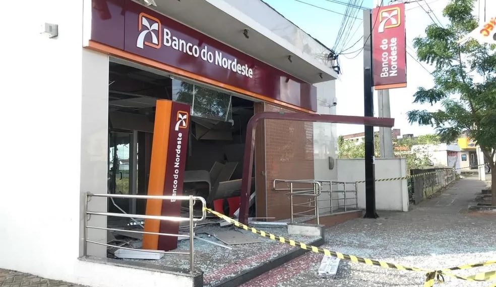 Criminosos explodem agência de banco durante a madrugada na Grande Natal