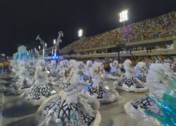 Deputado quer proibir realização do Carnaval no país inteiro