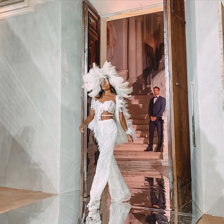 Modelo internacional, Gisele de Assis representa a beleza e liderança da mulher preta no mundo