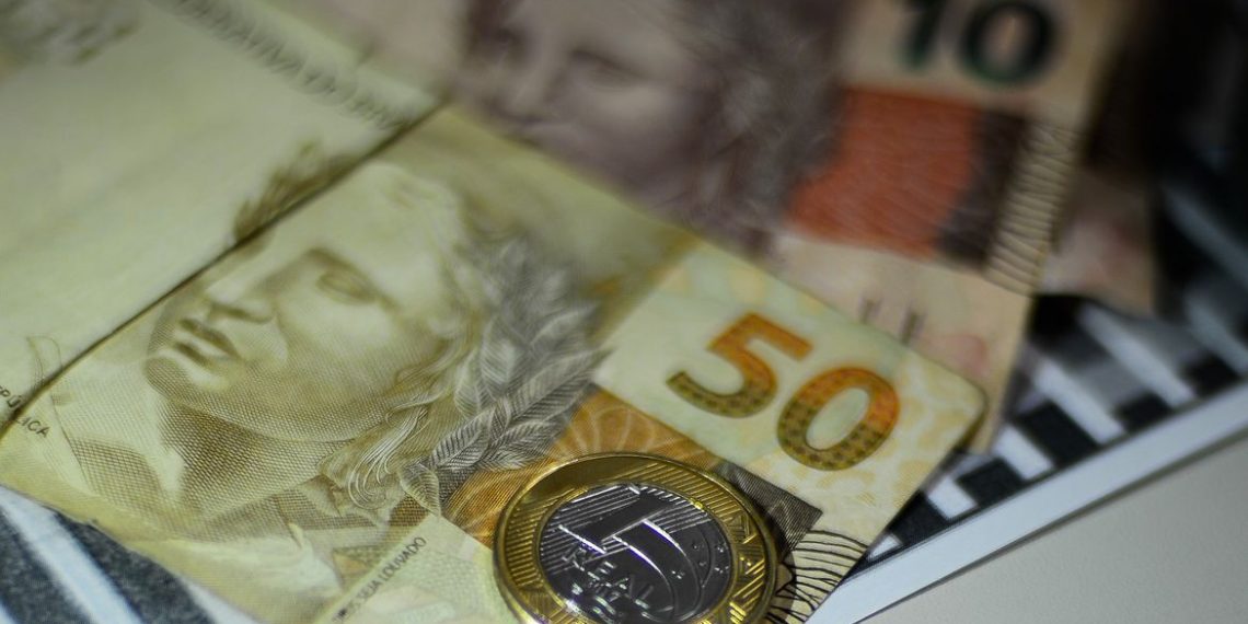 Caixa paga hoje Auxílio Brasil a cadastrados com NIS final 4