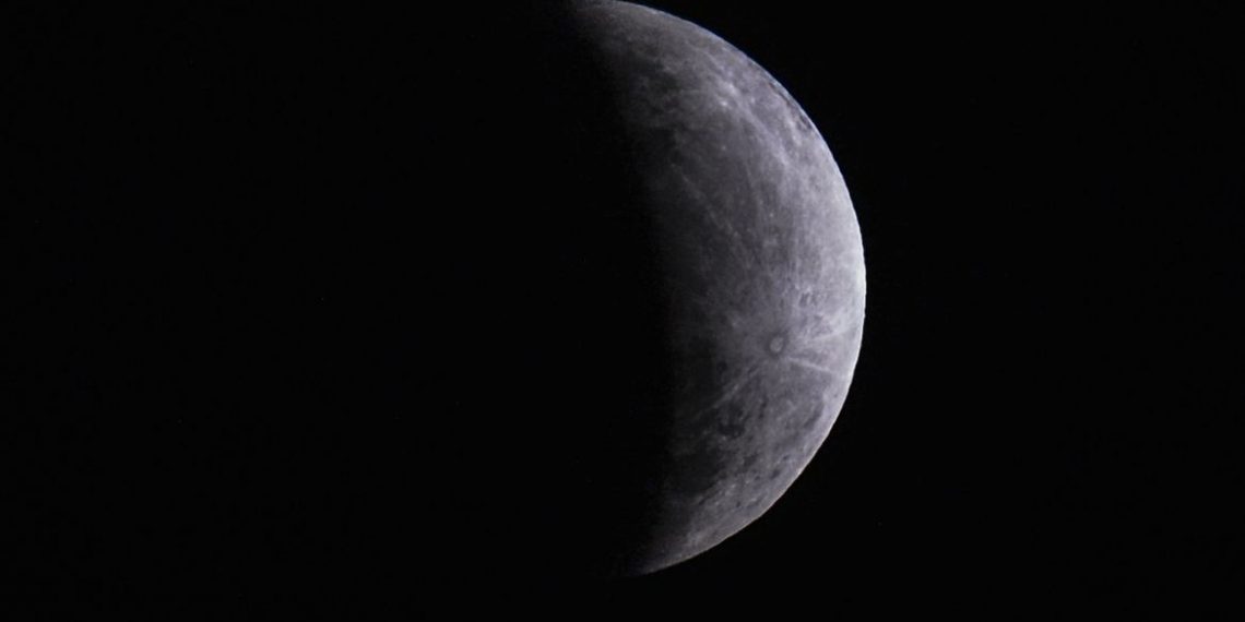 Eclipse parcial da Lua poderá ser observado nesta madrugada
