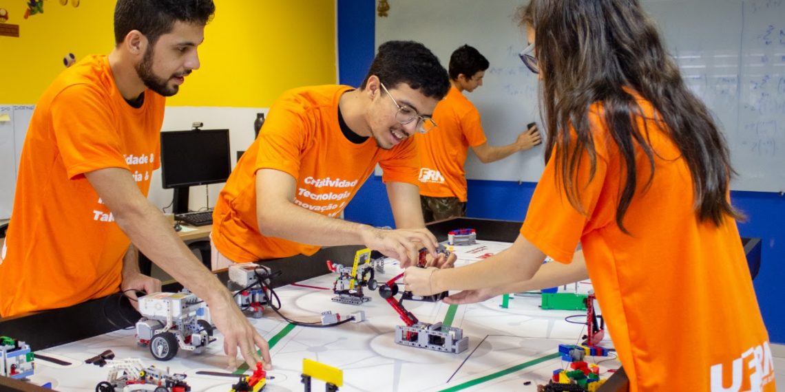 Programa pioneiro da UFRN dá assistência e formação para adolescentes superdotados