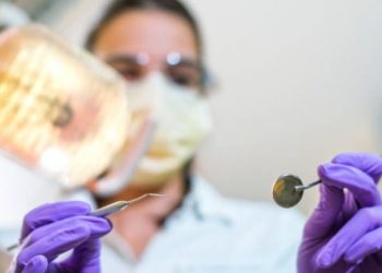 Cárie de acometimento precoce na infância