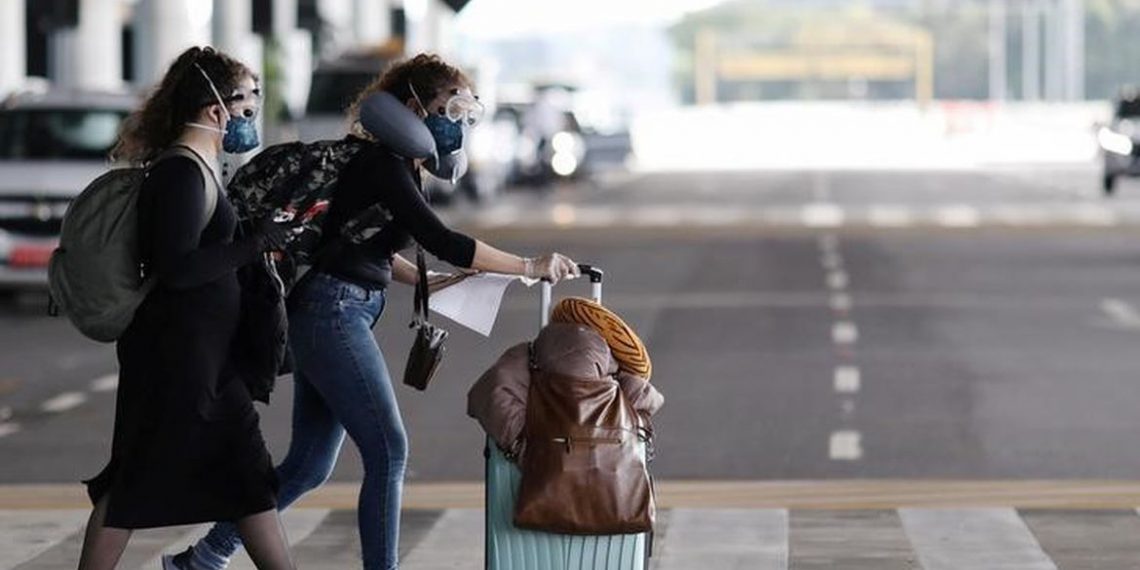 Não vacinados que chegarem ao Brasil terão que cumprir quarentena
