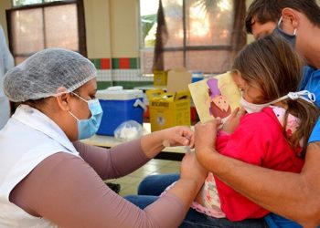 RN ainda não decidiu se exigirá prescrição na vacinação de crianças contra Covid-19