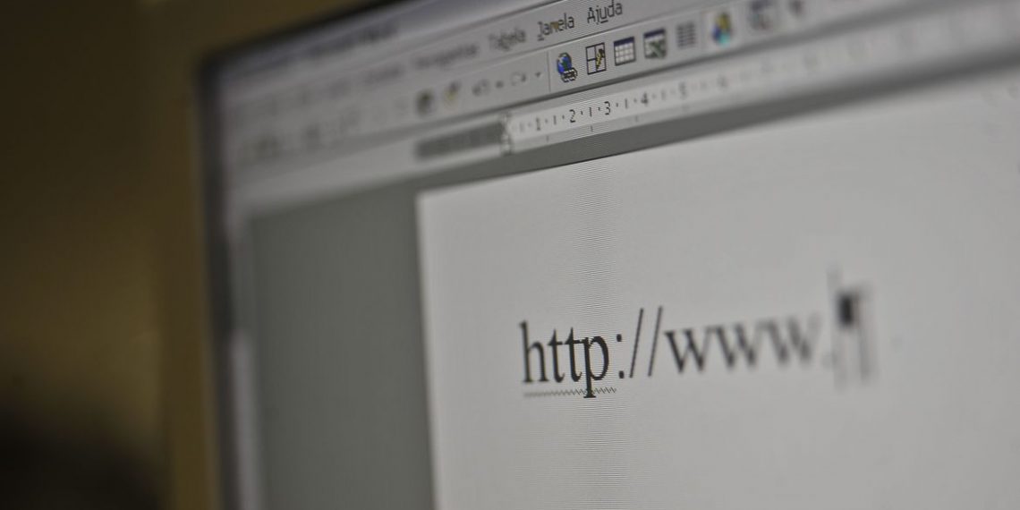 Setor de serviços cresce 2,4% em novembro, após dois meses de queda