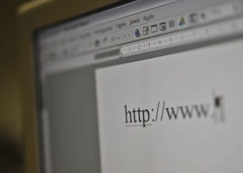 Setor de serviços cresce 2,4% em novembro, após dois meses de queda