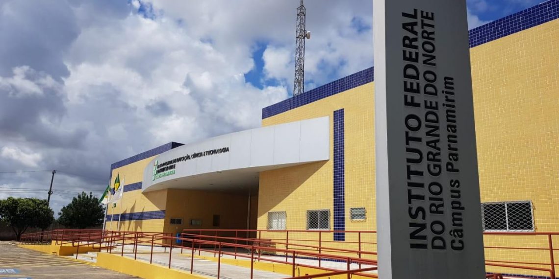 Prefeitura de Parnamirim e IFRN ofertam vagas de formação profissional na área de energias renováveis