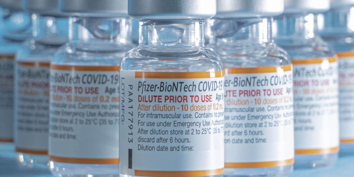 Novo carregamento da vacina pediátrica da Pfizer chega ao Brasil