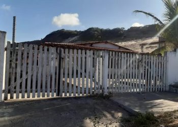 Bandidos amordaçam vítimas durante arrastão à luz do dia em casa de praia na Grande Natal