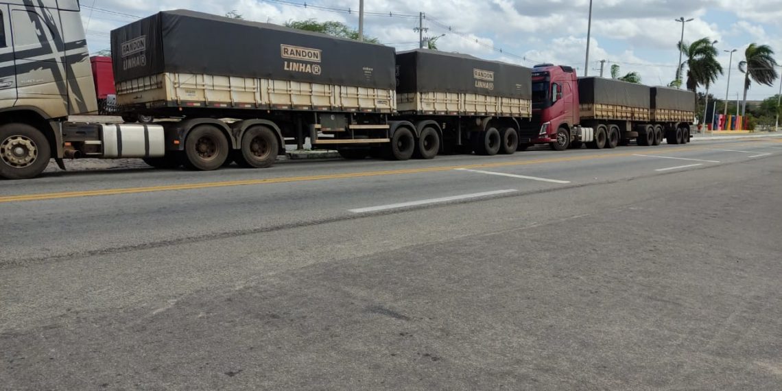 Carga com 100 toneladas de farinha de trigo é retida no RN