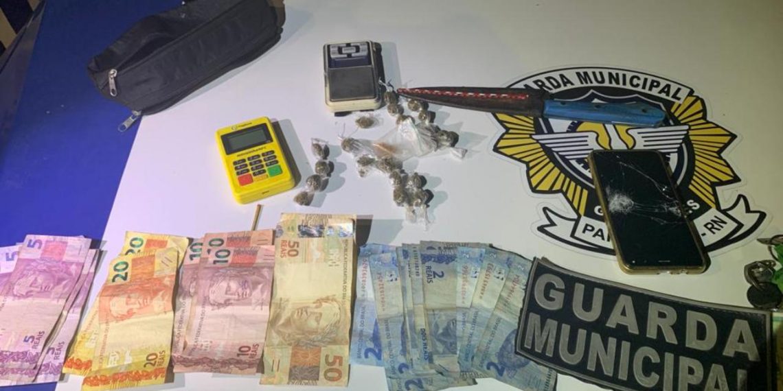 Guarda Municipal de Parnamirim apreende material ilícito e conduz suspeito à autoridade policial