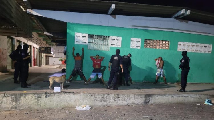 Guarda Municipal de Parnamirim apreende material ilícito e conduz suspeito à autoridade policial