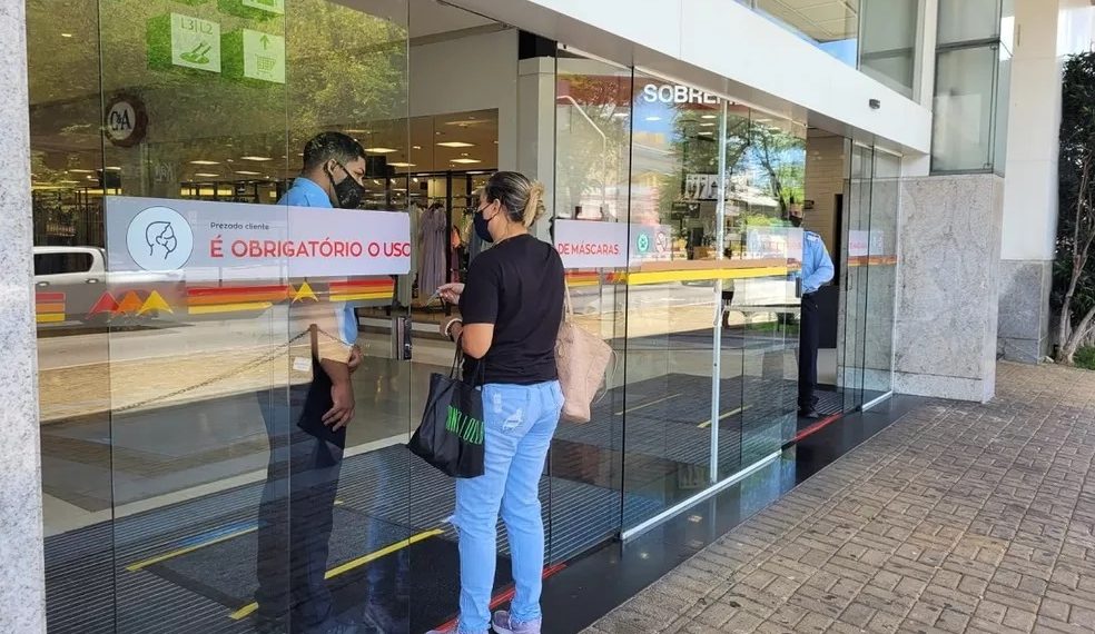 Em nova decisão, desembargador suspende exigência do passaporte vacinal em estabelecimentos comerciais em Natal