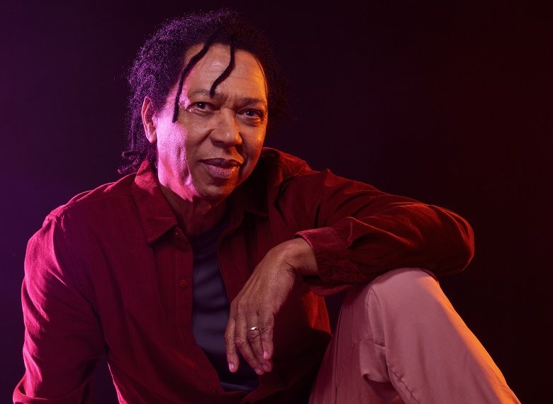 Djavan apresenta o show “Vesúvio” no Teatro Riachuelo