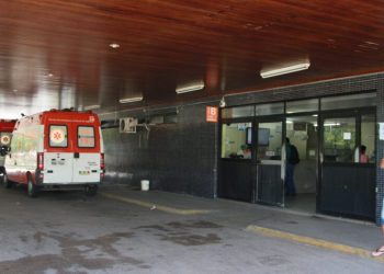 Médicos que atuam na rede pública do RN paralisam atividades por tempo indeterminado