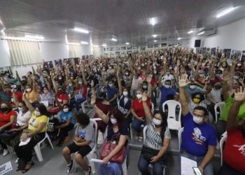 Professores de Natal entram em greve por reajuste do piso nacional do magistério em 2022