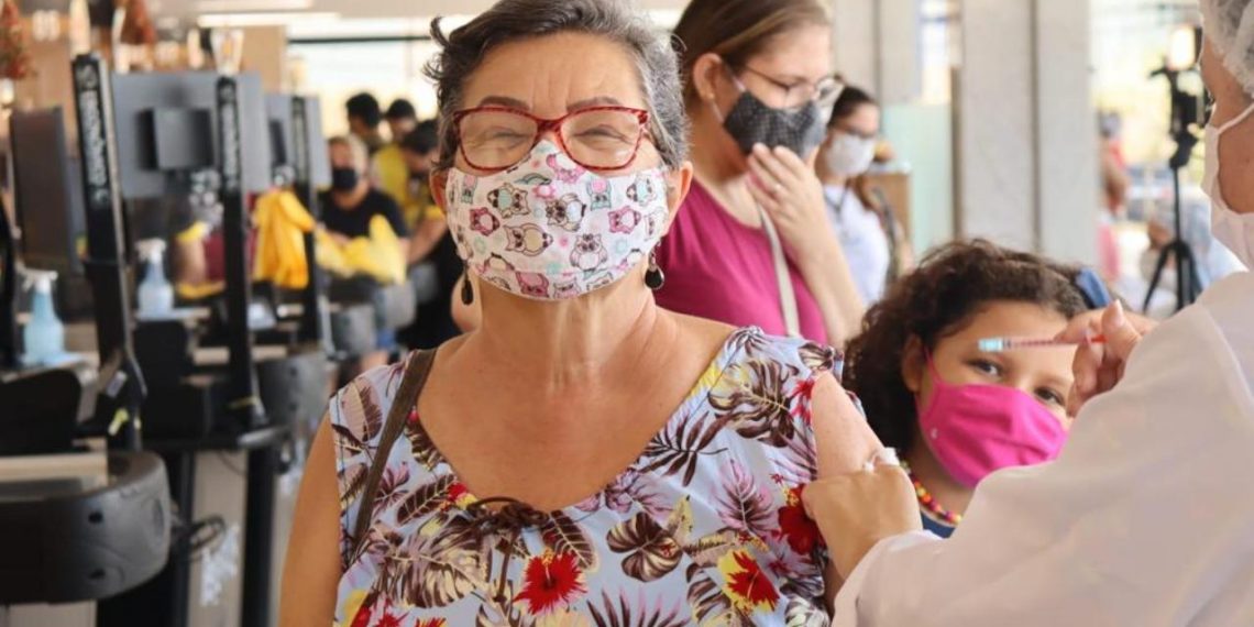 Prefeitura de Parnamirim inicia aplicação da D4 contra a Covid-19 neste sábado