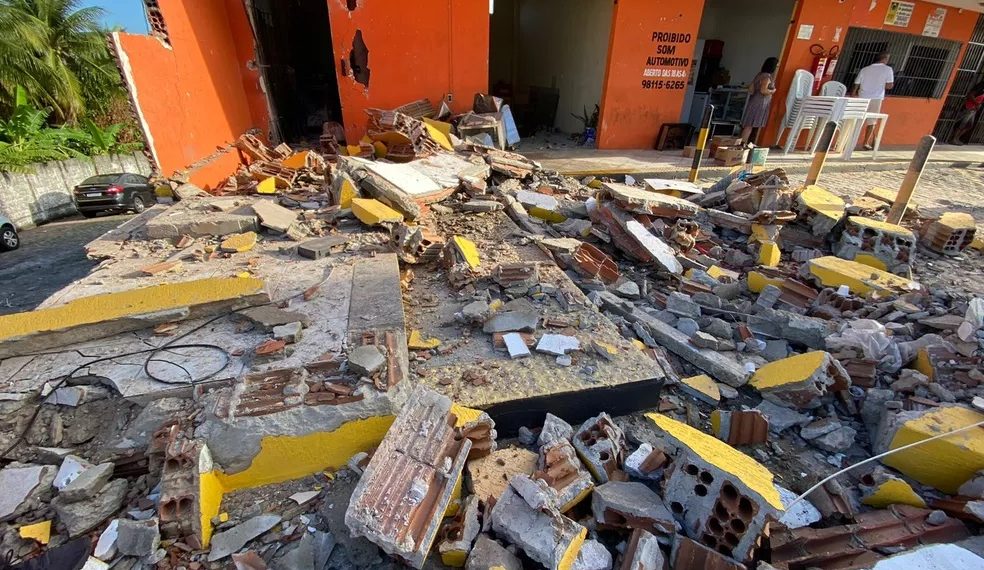 Quadrilha explode cofre de posto de combustíveis na Zona Oeste de Natal