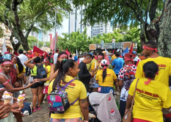 Protesto no Dia do Trabalhador organizado por movimentos sociais acontece em Natal