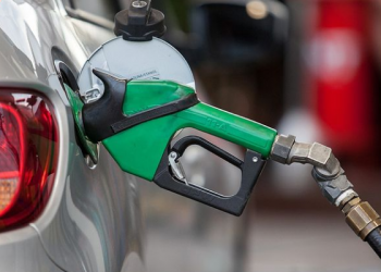Preço da gasolina sobe pela 4ª semana seguida e marca novo recorde