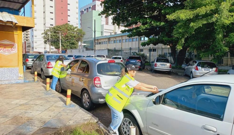 STTU revoga portaria que autorizava estacionamento ao lado de canteiros centrais próximos a unidades de saúde em Natal