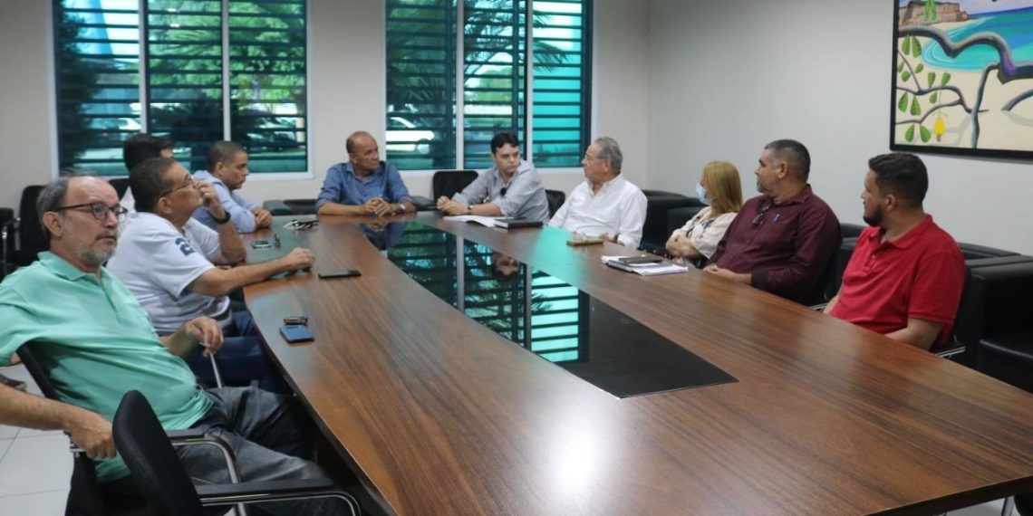 Prefeito de Parnamirim recebe visita do presidente do ABC para apresentação de projeto