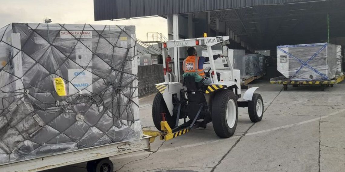 Covid-19: publicada lei que autoriza doação de vacinas a outros países