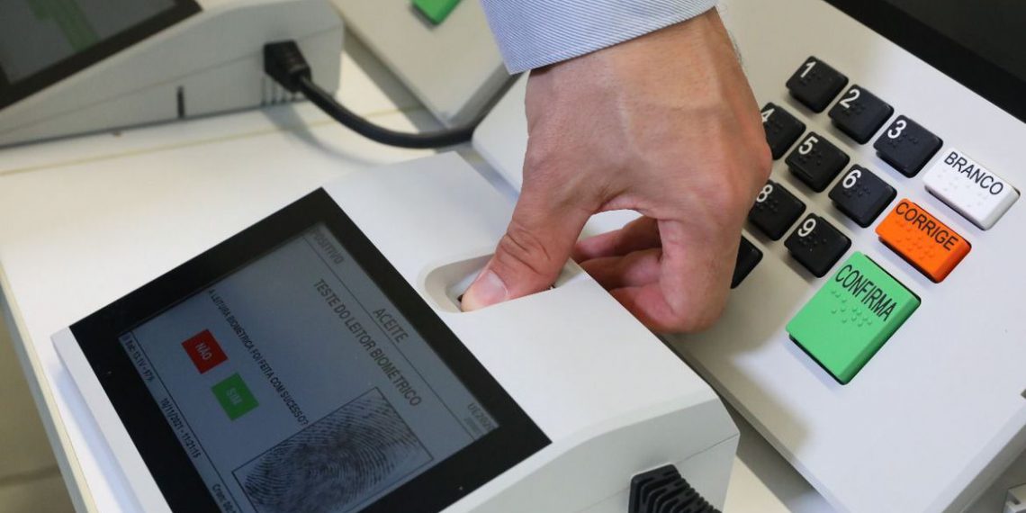 Voto em trânsito é opção para quem perdeu prazo de transferir título