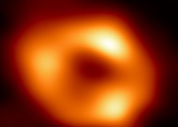 Astrônomos divulgam primeiras imagens de buraco negro da Via Láctea