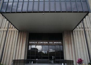 Copom inicia quarta reunião do ano avaliando fim de altas da Selic