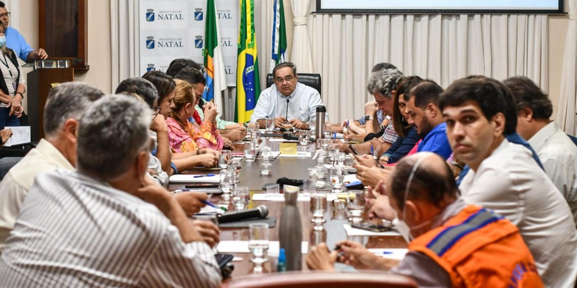Chuvas: Prefeitura de Natal define força-tarefa para reabilitar áreas atingidas e assistir população