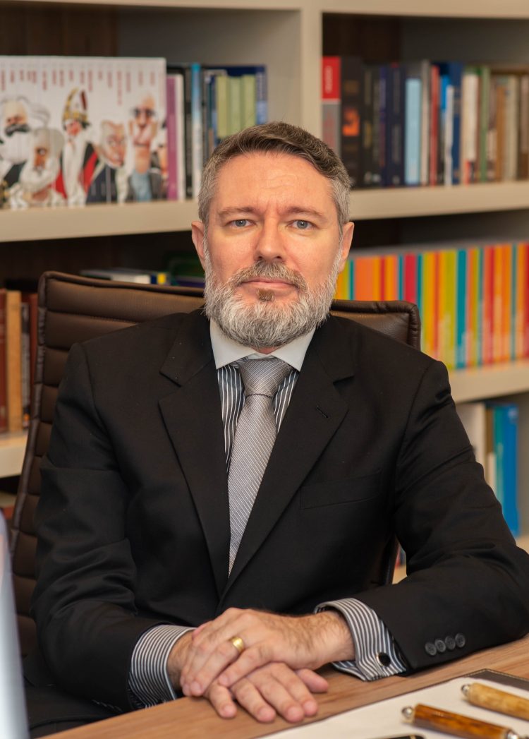 Impostos, o tempero amargo no prato dos brasileiros