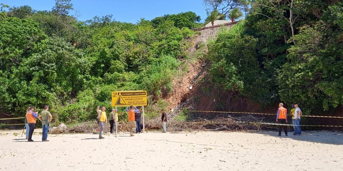 Defesa Civil de Parnamirim Interdita área de risco de deslizamento em Pirangi