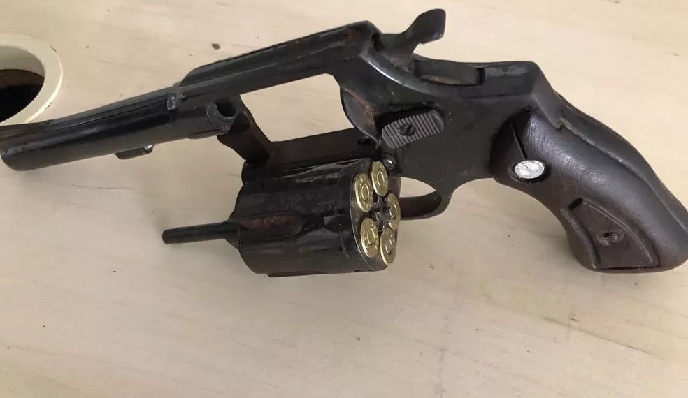 Dois casais se passam por clientes e fazem arrastão em motel de Natal