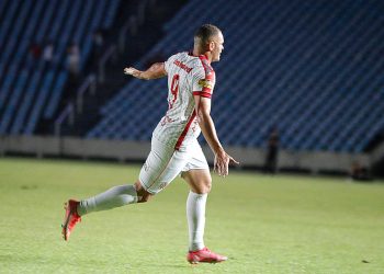 América: após semana de incertezas, Wallace Pernambucano enaltece trabalho do departamento médico