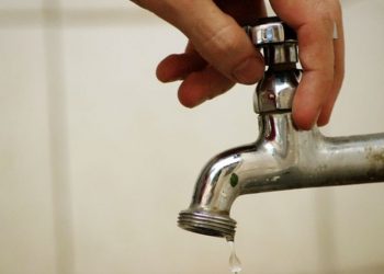 Reparo em adutora causa redução de distribuição de água em bairros de Natal hoje