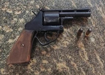 Homem é preso após tentar matar esposa com arma de fogo na Zona Oeste de Natal, diz PM