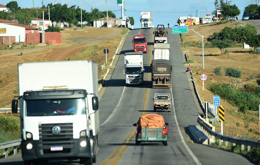 Petrobras vê mais margem para baixar gasolina do que diesel
