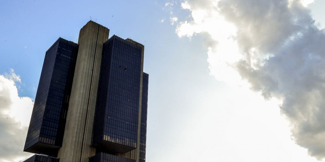 Atividade econômica tem alta de 1,17% em julho, diz Banco Central