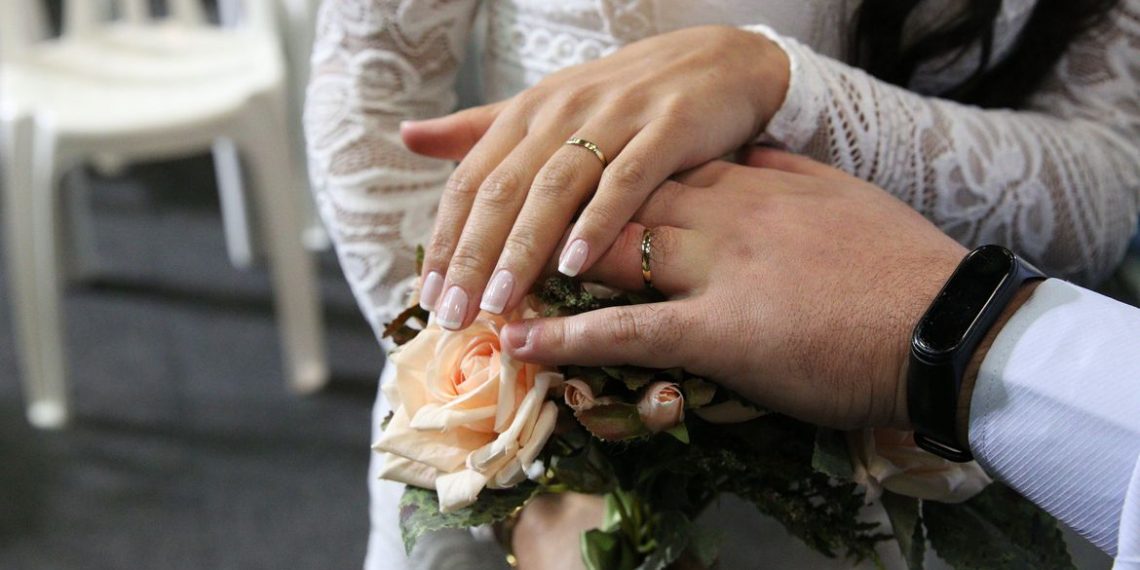 Há 45 anos, brasileiras podem optar por manter nome de solteira