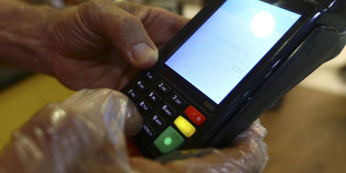 Banco Central estabelece limite de cobrança de taxas nas máquinas de cartão