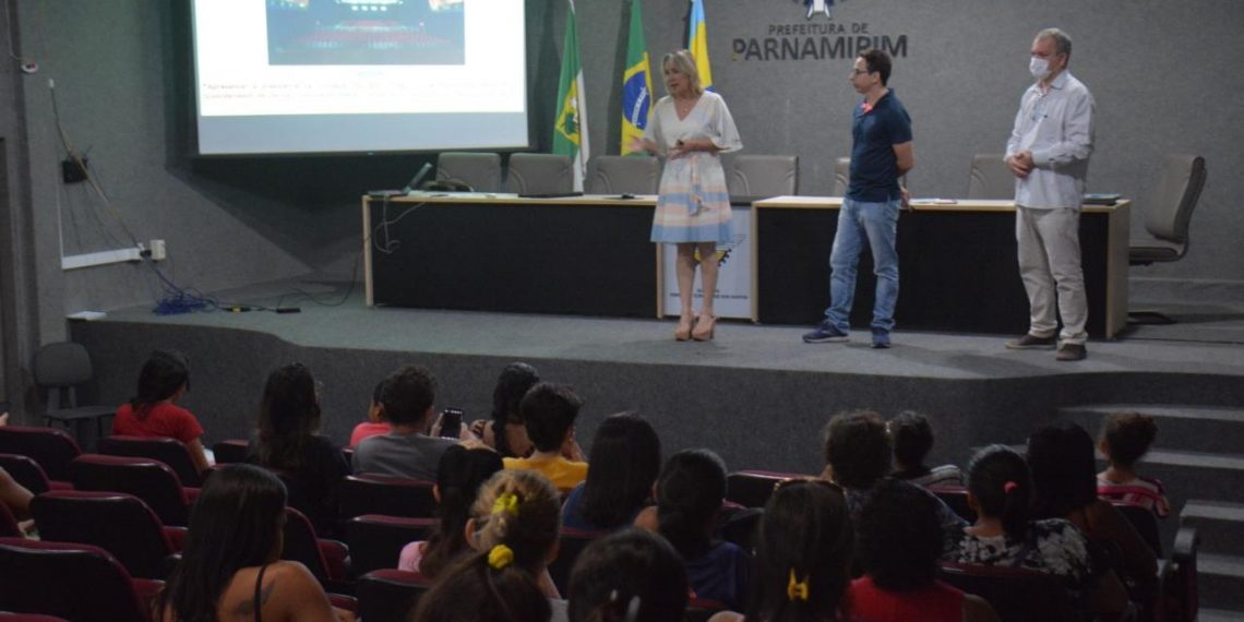 Parnamirim: FUNPAC realiza reuniões com pais de alunos de canto e dança