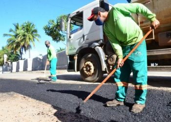 Prefeitura de Natal faz operação tapa-buraco nos bairros da zona norte