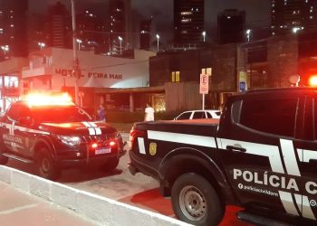 Briga entre irmãos acaba com um morto e outro ferido a facadas em praia de Natal