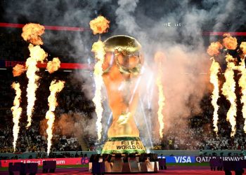 Cores, discursos e Morgan Freeman marcam abertura da Copa do Mundo