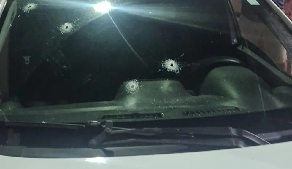 Homem é morto e outro fica ferido após atentado a tiros em frente a lanchonete em Natal