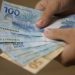 Governo quita salário de dezembro e 13º para servidores que recebem até R$ 7 mil