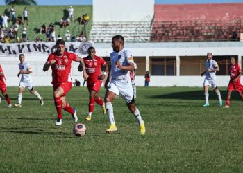 Mesmo sem jogar bem, ABC vira e vence o Potiguar em Mossoró