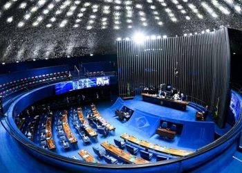Senadores tomam posse na quarta-feira; quatro são ministros